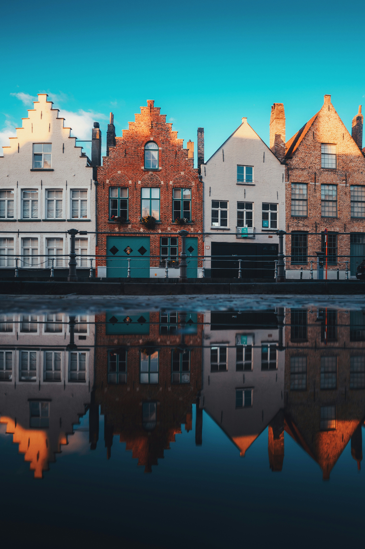 Romantic Canals - Bruges tourism